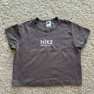 Nike Kids Brown Classic Sportswear Cotton Cropped Tee Shirt Loose Fit - Size XL